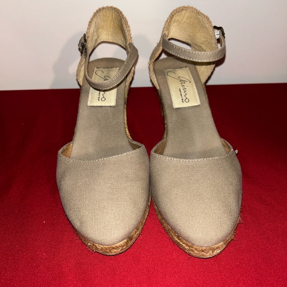 Stylish Beige Wedges by Gaimo